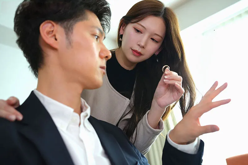 Vợ yêu đi đi chơi, anh xã ở nhà bị nhỏ em cô vợ gạ xxx không trượt phát nào